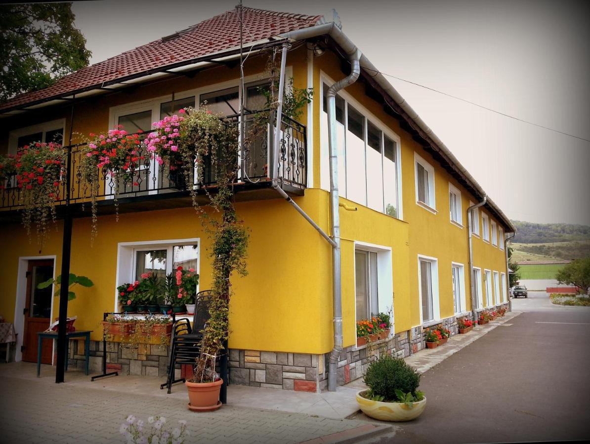 Cazare La Troita Hotel Feketehalom Kültér fotó