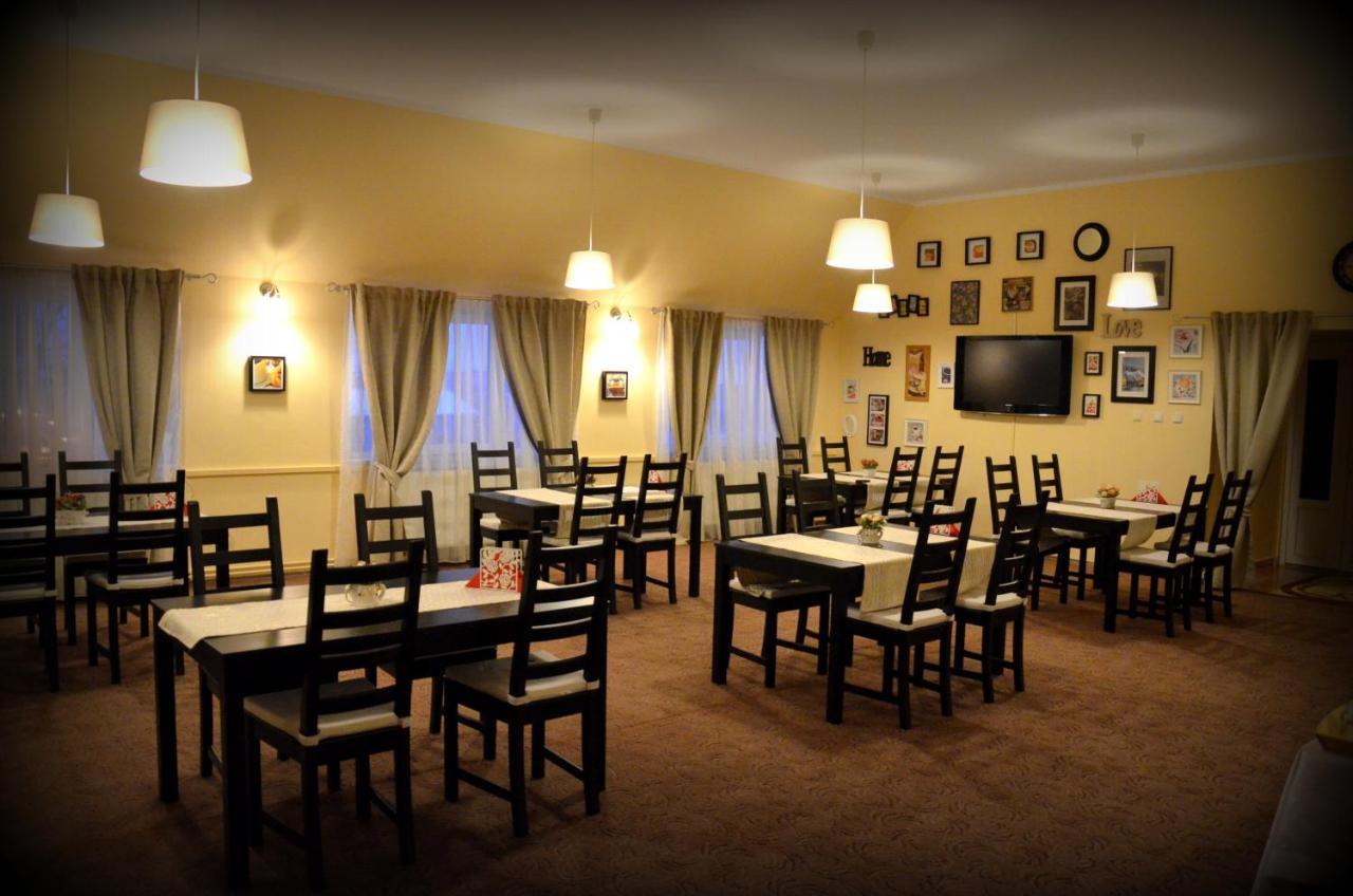 Cazare La Troita Hotel Feketehalom Kültér fotó