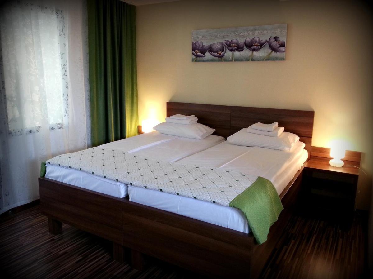 Cazare La Troita Hotel Feketehalom Kültér fotó