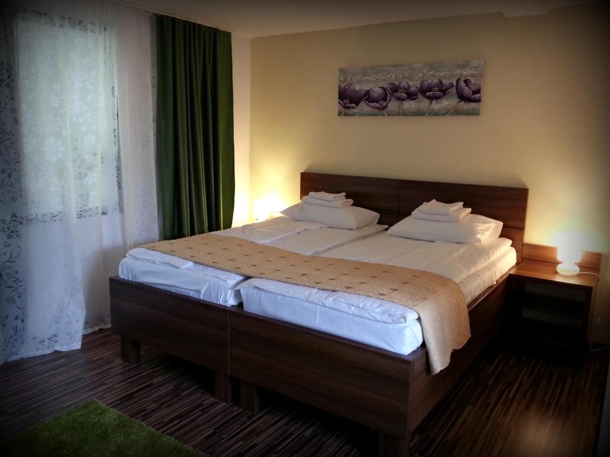 Cazare La Troita Hotel Feketehalom Kültér fotó