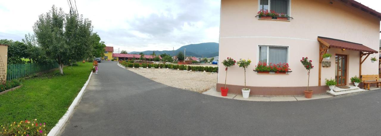 Cazare La Troita Hotel Feketehalom Kültér fotó