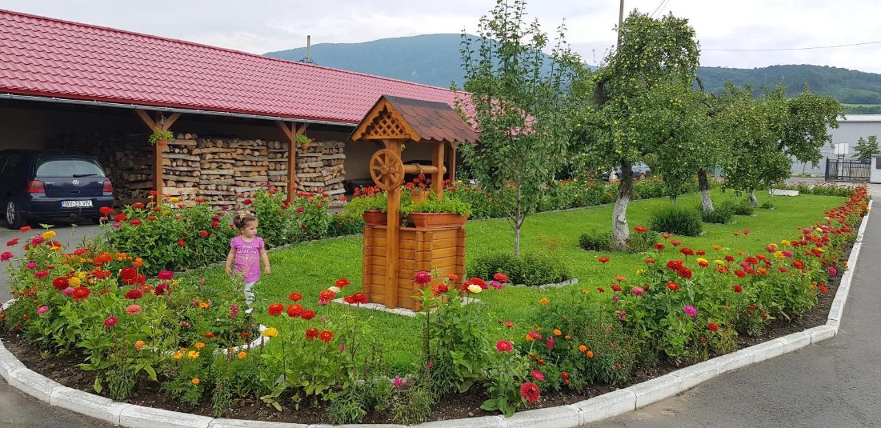 Cazare La Troita Hotel Feketehalom Kültér fotó