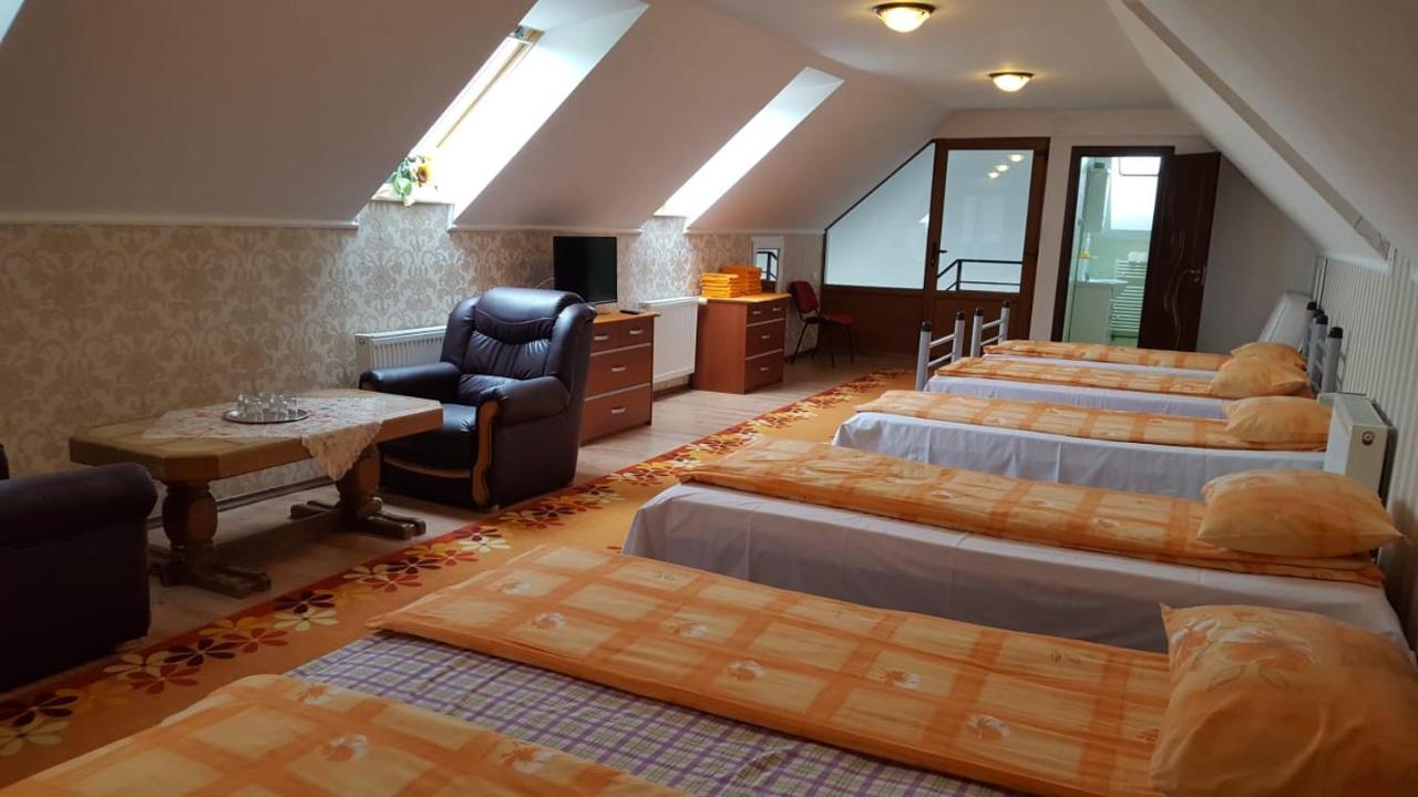 Cazare La Troita Hotel Feketehalom Kültér fotó