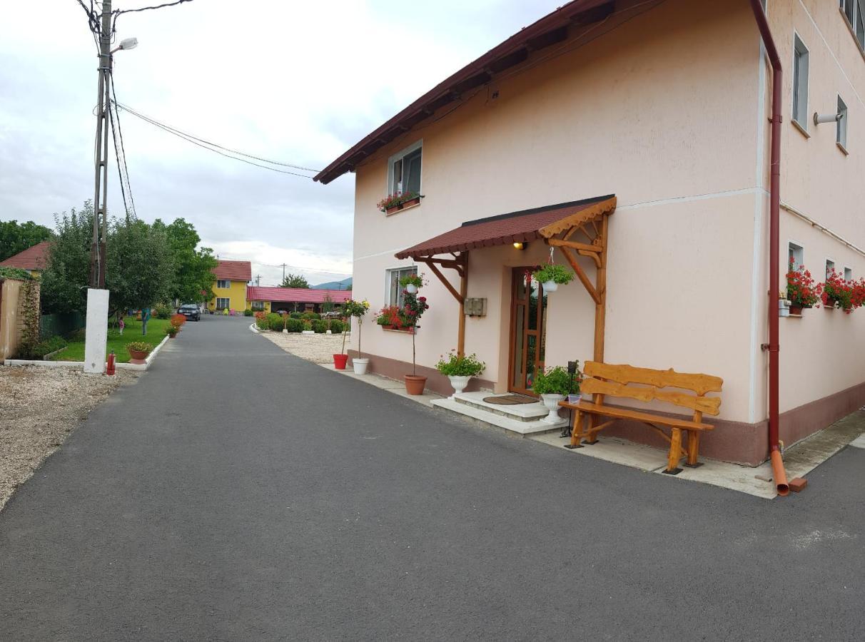 Cazare La Troita Hotel Feketehalom Kültér fotó