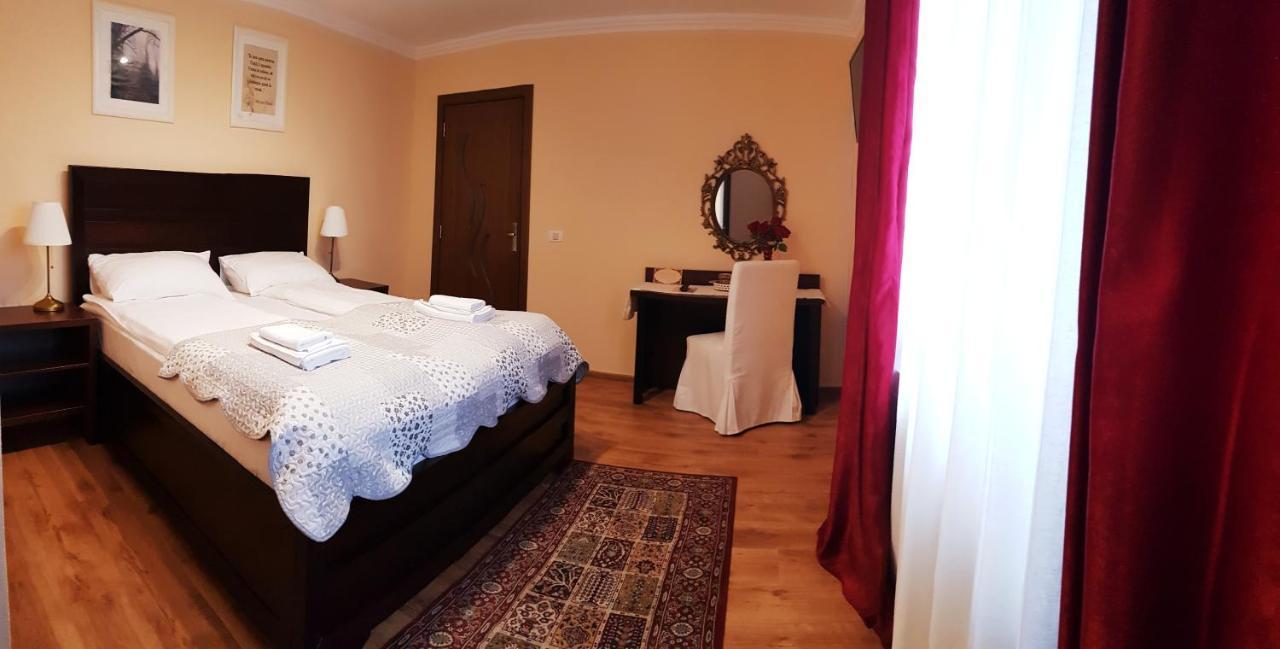 Cazare La Troita Hotel Feketehalom Kültér fotó