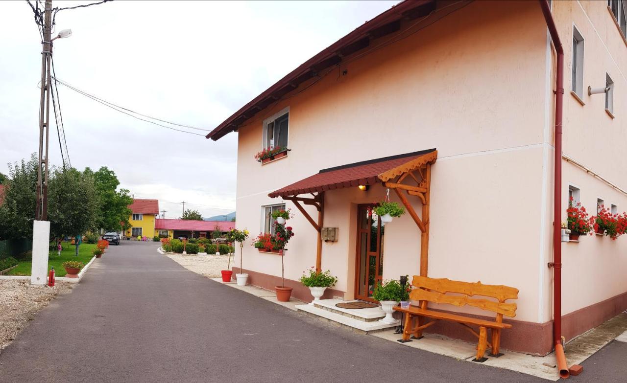 Cazare La Troita Hotel Feketehalom Kültér fotó